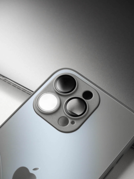 Чехол- накладка Мегаполис iPhone 13 серый