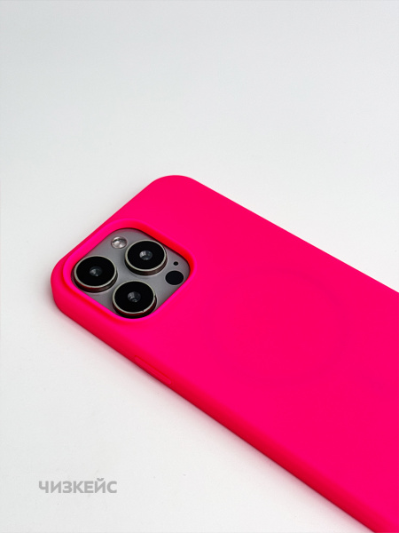 Чехол для iPhone 15 Pro в Иркутске с доставкой по России по цене 599 ₽ | Интернет-магазин Chizcase Чехол Палитра MagSafe iPhone 15 Pro ярко-розовый