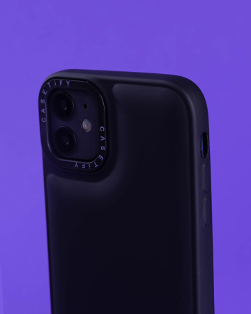Чехол- накладка Lounge iPhone 14 черный