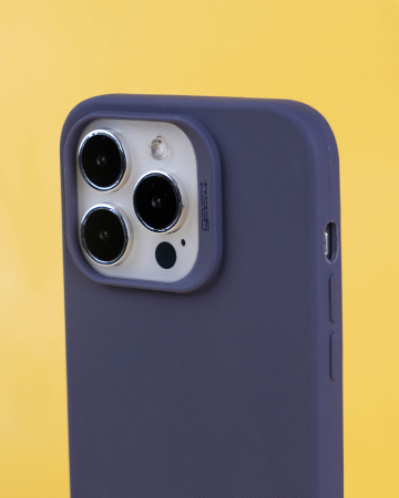 Чехол- накладка Gear4 iPhone 14 Pro фиолетовый
