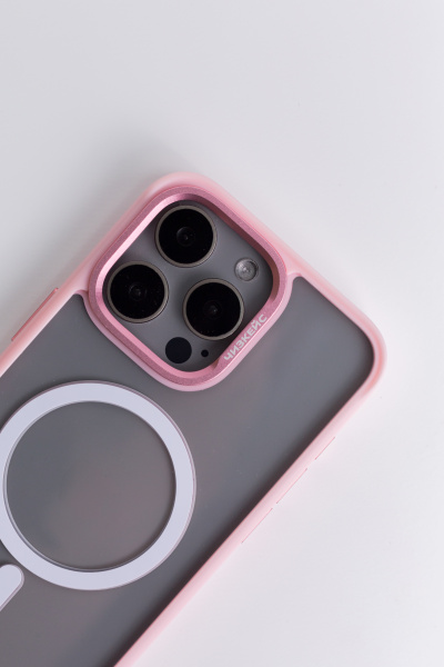 Чехол Отражение iPhone 13/14/15 розовый
