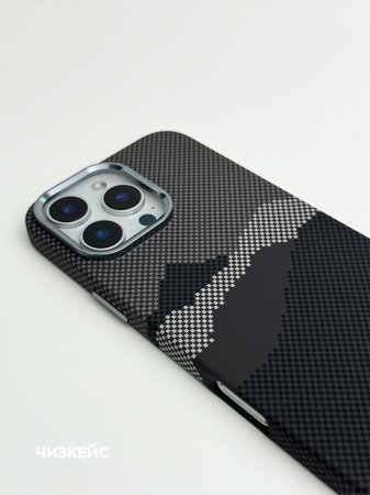 Чехол Luxo Life+ Carbon Magsafe iPhone 16 Pro горы черный