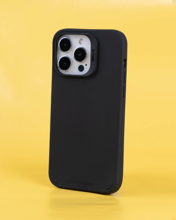 Чехол- накладка Gear4 iPhone 14 Pro Max черный